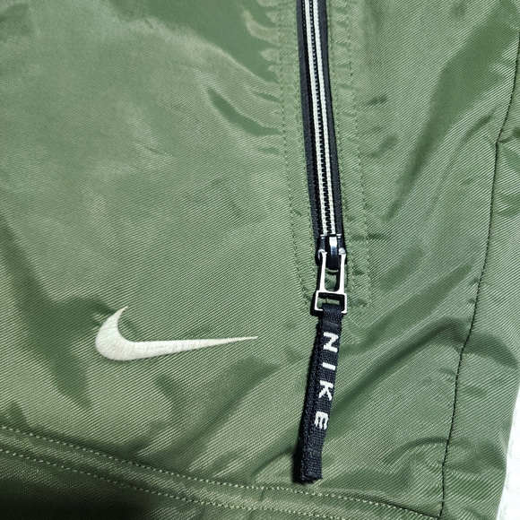 NIKE GUC MENS SIZE MEDIUM VINTAGE Y2K OLIVE GREEN LINED  WINDBREAKER JACKET - Picture 2 of 9